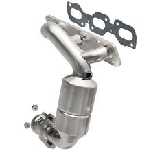 Load image into Gallery viewer, MagnaFlow Direct Fit Catalytic Converter 01-05 Ford Escape / Mazda Tribute 2.0L (CA Emissions)