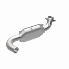 Load image into Gallery viewer, MagnaFlow Direct Fit Catalytic Converter 07-08 Expe/Nav 5.4L D/S OEM