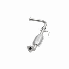 Load image into Gallery viewer, MagnaFlow Direct Fit Catalytic Converter 00-04 Toyota Tundra V8 4.7L Gas
