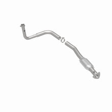 Load image into Gallery viewer, MagnaFlow Direct Fit Catalytic Converter 97-00 GM Van 5.7L Lf