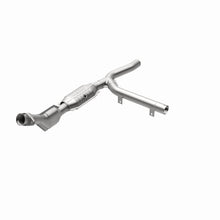 Load image into Gallery viewer, MagnaFlow Direct Fit Catalytic Converter 01-04 Ford F-150 4.2L 2wd