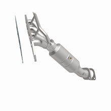 Load image into Gallery viewer, MagnaFlow Direct Fit Catalytic Converter 07 Ford Focus 2.0L Manifold **CA Emissions**
