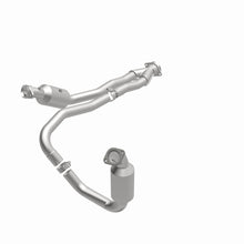 Load image into Gallery viewer, MagnaFlow Direct Fit Catalytic Converter 2015-2017 Transit-150 V6 3.5 OEM Underbody