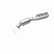 Load image into Gallery viewer, MagnaFlow Direct Fit Catalytic Converter 02-04 VW Passat 4.0L