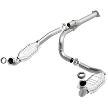 Load image into Gallery viewer, MagnaFlow Direct Fit Catalytic Converter 2002 Chevy E 1500 Van 4.3L