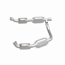 Load image into Gallery viewer, MagnaFlow Direct Fit Catalytic Converter Ford E350 Van 06 5.4L OEM