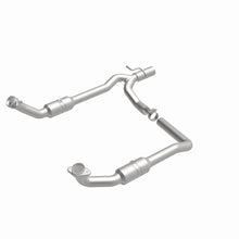 Load image into Gallery viewer, MagnaFlow Direct Fit Catalytic Converter 2009-2012 E-150 5.4 L Underbody