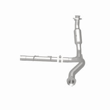 Load image into Gallery viewer, MagnaFlow Direct Fit Catalytic Converter 2007-2008 Ford Expedition/Navigator V8-5.4L