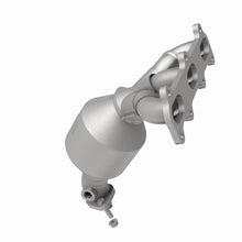 Load image into Gallery viewer, MagnaFlow Direct Fit Catalytic Converter 2004 Hyundai Santa Fe 2.7L