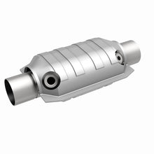 Load image into Gallery viewer, MagnaFlow Universal Catalytic Converter 2.5 W/Dual O2 Boss