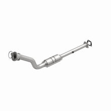 Load image into Gallery viewer, MagnaFlow Direct Fit Catalytic Converter 98-01 GM MidSize 3.1L