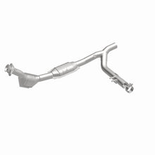 Load image into Gallery viewer, MagnaFlow Direct Fit Catalytic Converter 99 F-150 5.4L V8 P/S 2WD