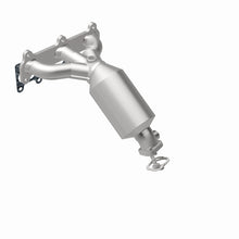Load image into Gallery viewer, MagnaFlow Direct Fit Catalytic Converter 05-08 Hyundai Tucson/Kia Sportage 2.7 L P/S Manifold AWD