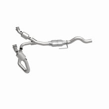 Load image into Gallery viewer, MagnaFlow Direct Fit Catalytic Converter 00-02 Dakota 3.9L