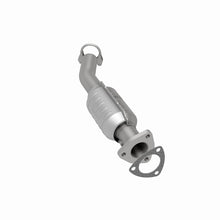 Load image into Gallery viewer, MagnaFlow Direct Fit Catalytic Converter 04-05 Suzuki Forenza 2.0L