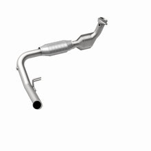 Load image into Gallery viewer, MagnaFlow Direct Fit Catalytic Converter 99-02 Expedition 5.4L 4wd