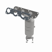 Load image into Gallery viewer, MagnaFlow Direct Fit Catalytic Converter 04-05 Suz Verona2.5 Manifold Front