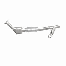 Load image into Gallery viewer, MagnaFlow Direct Fit Catalytic Converter 98 Ford Expedition 5.4L