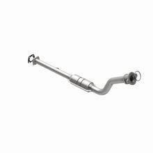 Load image into Gallery viewer, MagnaFlow Direct Fit Catalytic Converter 98-01 GM MidSize 3.1L