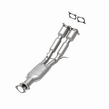 Load image into Gallery viewer, MagnaFlow Direct Fit Catalytic Converter 99-01 Volvo S80 2.9L