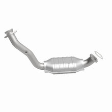 Load image into Gallery viewer, MagnaFlow Direct Fit Catalytic Converter 97-01 Explorer-Mountaineer