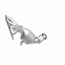 Load image into Gallery viewer, MagnaFlow Direct Fit Catalytic Converter 09-14 Sentra 2.0L Manifold