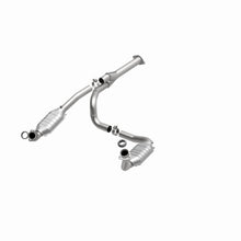 Load image into Gallery viewer, MagnaFlow Direct Fit Catalytic Converter 2002 Chevy E 1500 Van 4.3L