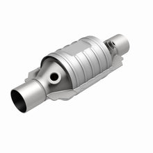 Load image into Gallery viewer, MagnaFlow Universal Catalytic Converter 2 Dual O2 Boss