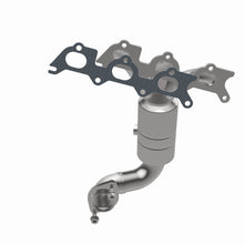 Load image into Gallery viewer, MagnaFlow DF Cat Conv 07-11 Chrysler Sebring 2.7L Fr Manifold / 08-10 Dodge Avenger 2.7L Fr Manifold