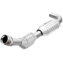 Load image into Gallery viewer, MagnaFlow Direct Fit Catalytic Converter 99-00 Ford F-150 4.2L 50S