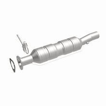 Load image into Gallery viewer, MagnaFlow Direct Fit Catalytic Converter 07-08 E-350 Super Duty 5.4 &amp; 6.8 L OEM Underbody