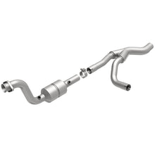 Load image into Gallery viewer, MagnaFlow Direct Fit Catalytic Converter 04-06 Dodge Durango 5.7L Passenger Side
