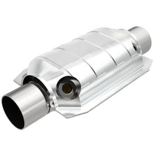 Load image into Gallery viewer, MagnaFlow Universal Catalytic Converter 2.5 W/Dual O2 Boss