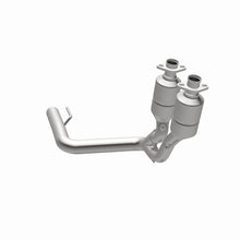 Load image into Gallery viewer, MagnaFlow Direct Fit Catalytic Converter 02-04 Grand Cherokee I6 Front OEM
