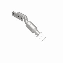 Load image into Gallery viewer, MagnaFlow Direct Fit Catalytic Converter 02-04 VW Passat 4.0L