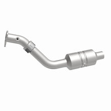 Load image into Gallery viewer, MagnaFlow Direct Fit Catalytic Converter 04-06 Chrysler Pacifica 3.5