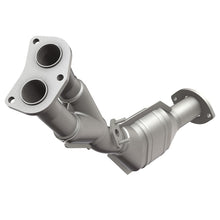 Load image into Gallery viewer, MagnaFlow Direct Fit Catalytic Converter 01-04 Toyota Tacoma 2.7L fr